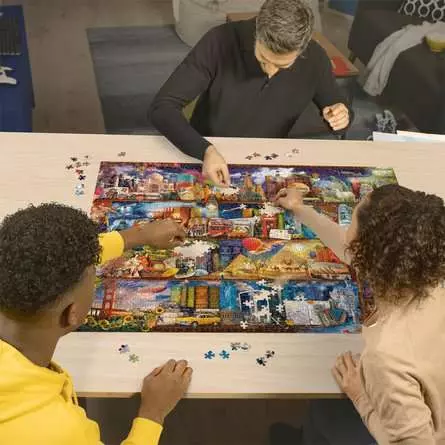 World of Books - 2000 pc Jigsaw Puzzle